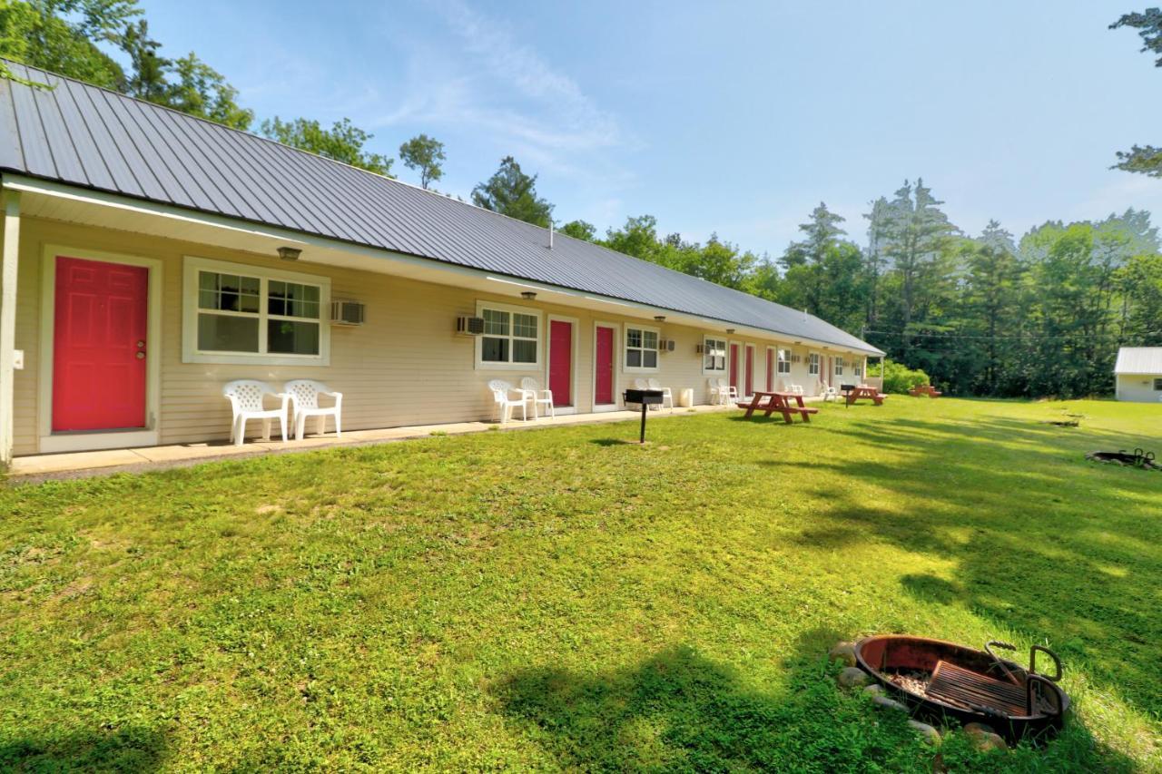 The Villager Motel บาร์ทเล็ตต์ ภายนอก รูปภาพ